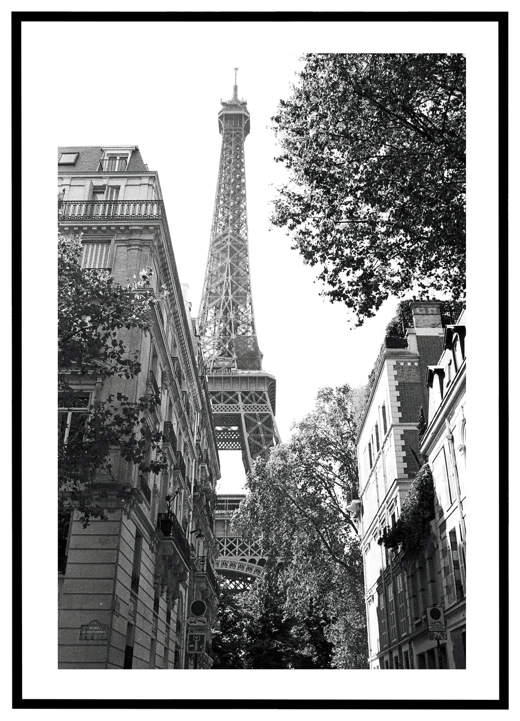 Eiffeltårnet fra Gaden - Plakat